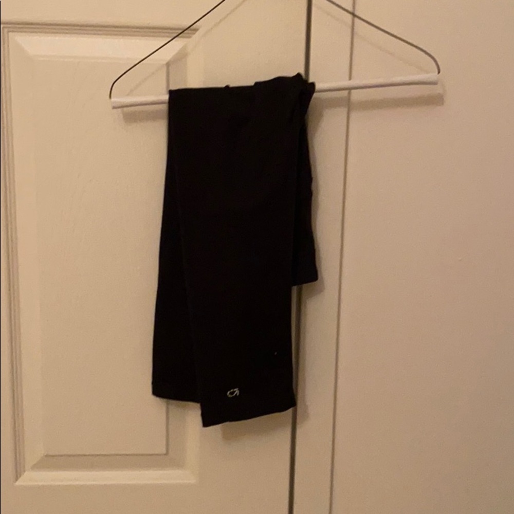 Black Capri workout leggings